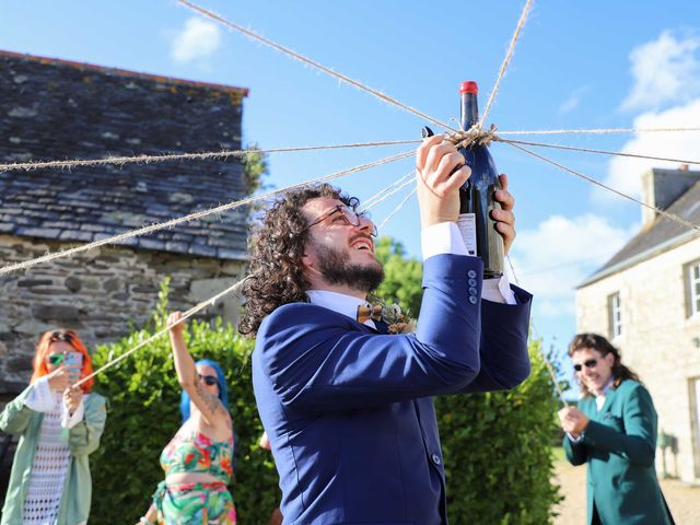 Le mariage de Pierre-Yves et Coralie à Henvic, Finistère 57