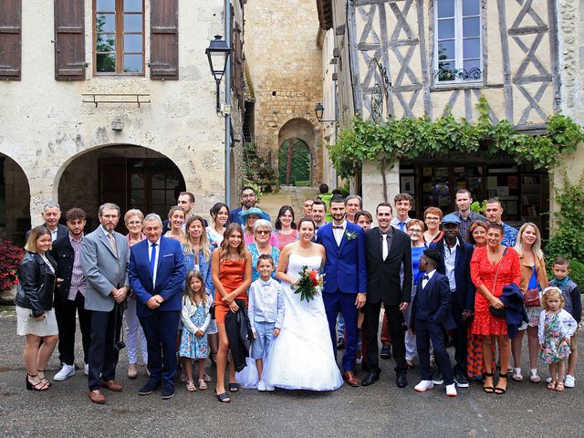 Le mariage de Vivian et Mathilde à Fourcès, Gers 24