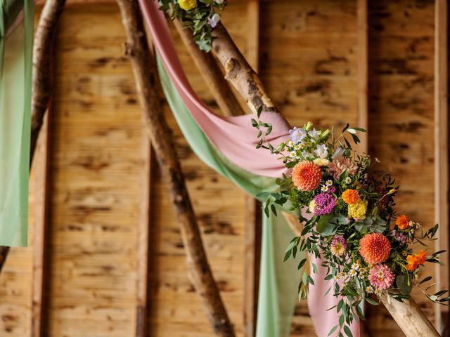 Le mariage de Victor et Noémie à Carhaix-Plouguer, Finistère 4