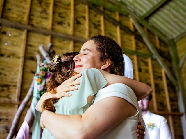 Le mariage de Victor et Noémie à Carhaix-Plouguer, Finistère 17