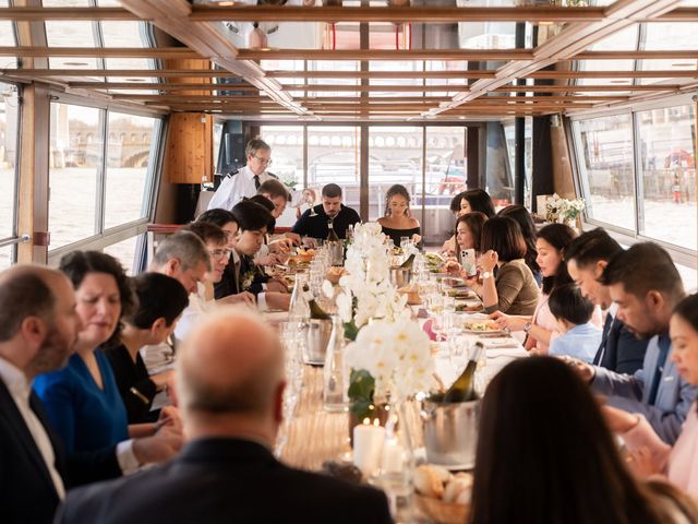 Le mariage de John et Sara à Paris, Paris 19