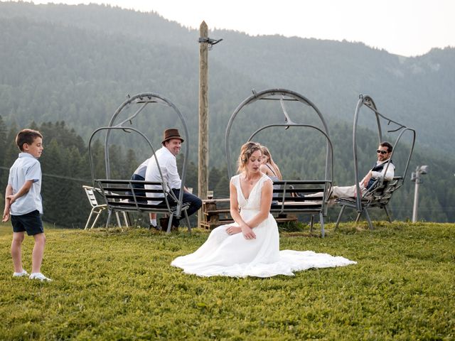 Le mariage de Thibaut et Priscilla à Les Abrets, Isère 15