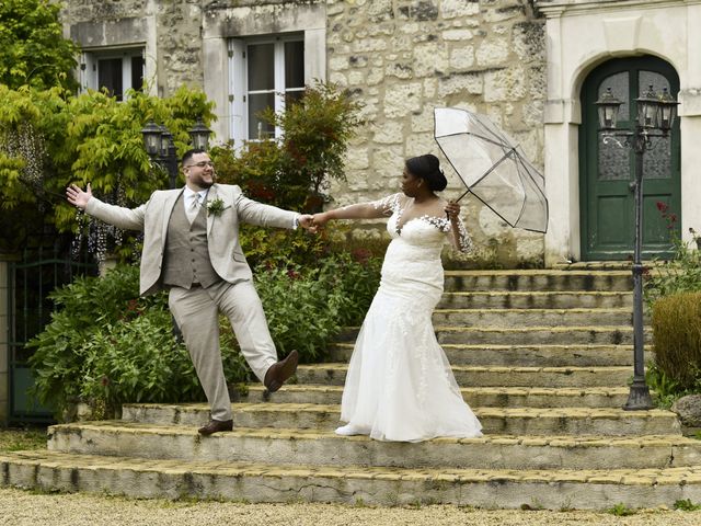 Le mariage de Loic et Céline à Thuré, Vienne 8