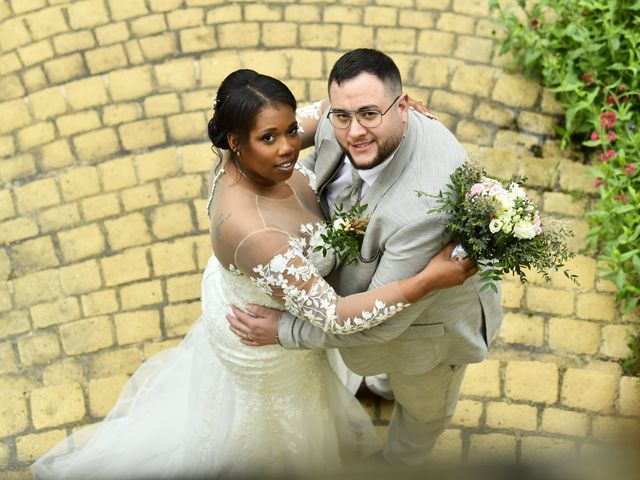 Le mariage de Loic et Céline à Thuré, Vienne 19