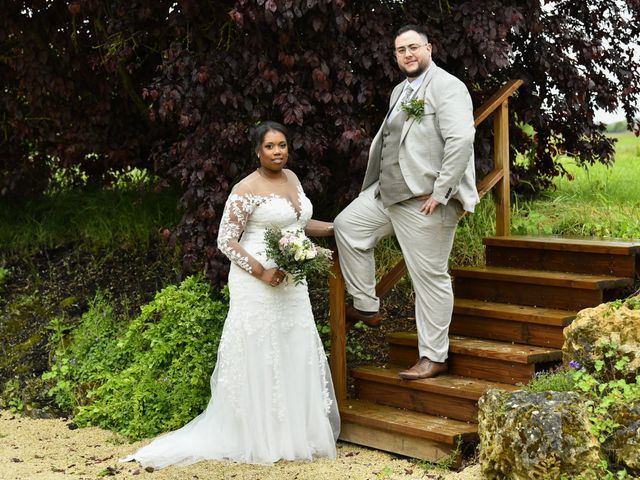 Le mariage de Loic et Céline à Thuré, Vienne 20