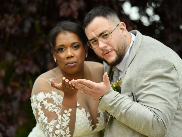 Le mariage de Loic et Céline à Thuré, Vienne 21