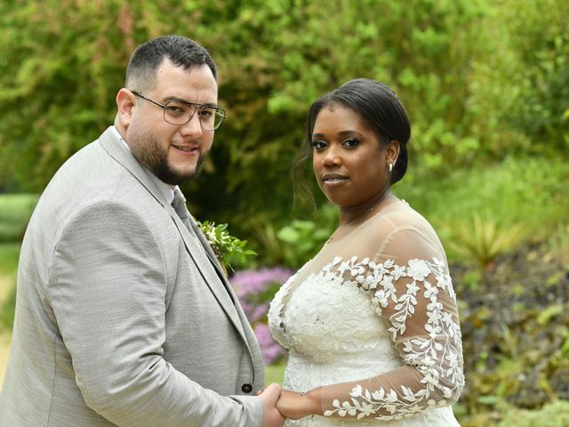 Le mariage de Loic et Céline à Thuré, Vienne 27