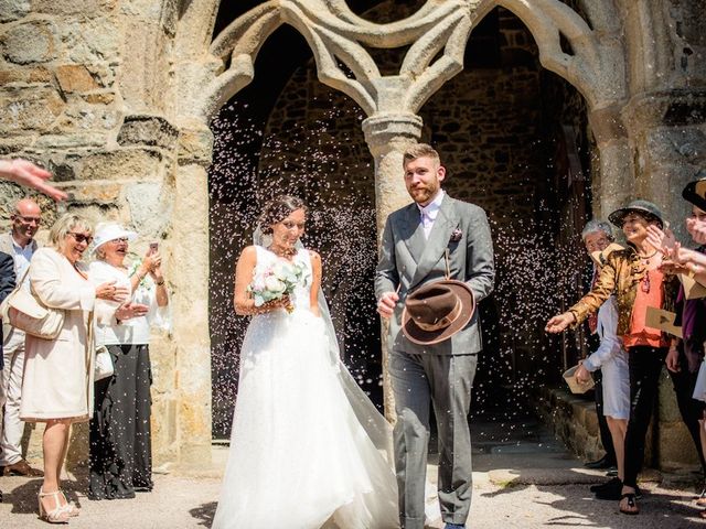 Le mariage de Jean-Michel et Morgane à Perros-Guirec, Côtes d&apos;Armor 15