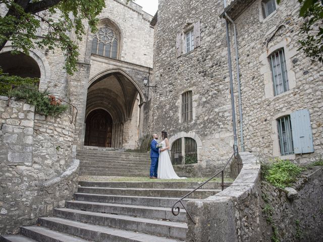 Le mariage de Inès et Lucas à Viviers, Ardèche 18