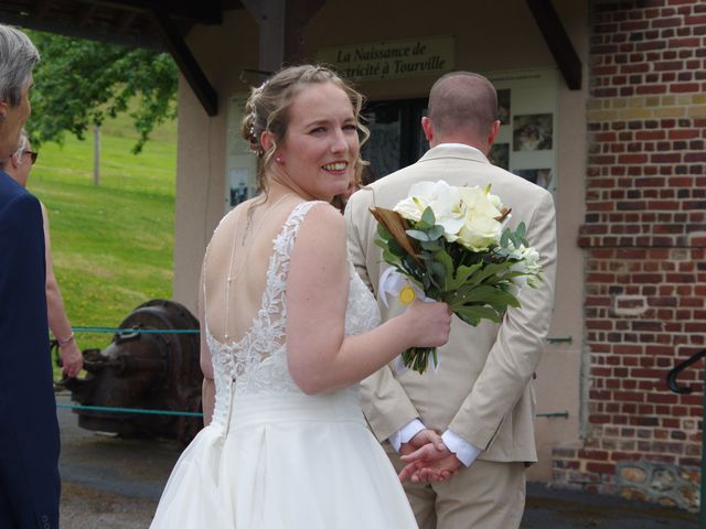 Le mariage de Clément et Nausica à Fourmetot, Eure 16