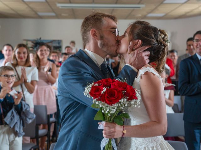 Le mariage de Benjamin et Mélanie à Vouillé, Vienne 14