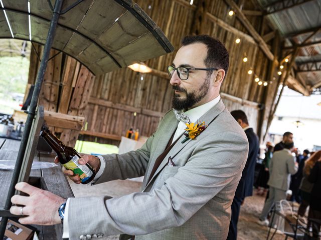 Le mariage de Thibault et Gwen à Merey, Eure 242