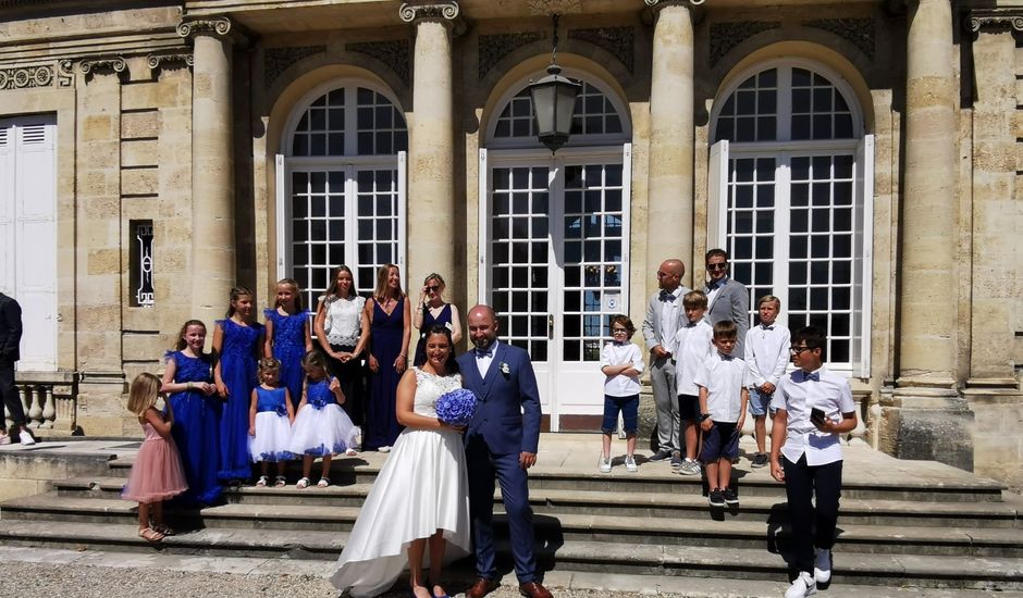 Le mariage de Camille et Émilie  à Martillac, Gironde