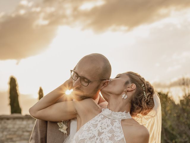 Le mariage de Benjamin et Nastasia à Grignan, Drôme 2