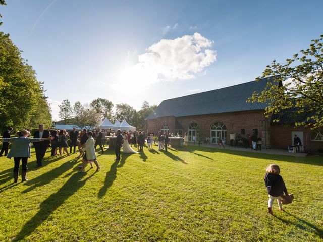 Le mariage de Mathieu et Mathilde à Saint-Romain-de-Colbosc, Seine-Maritime 77