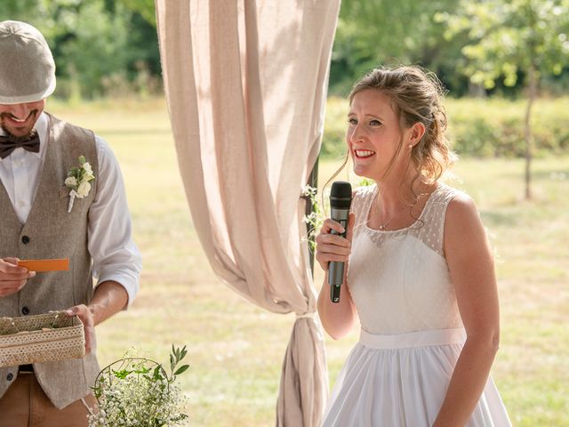 Le mariage de Tom et Marie Cécile à Sainte-Cécile-les-Vignes, Vaucluse 83