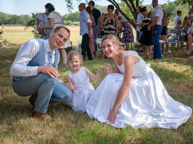 Le mariage de Tom et Marie Cécile à Sainte-Cécile-les-Vignes, Vaucluse 101