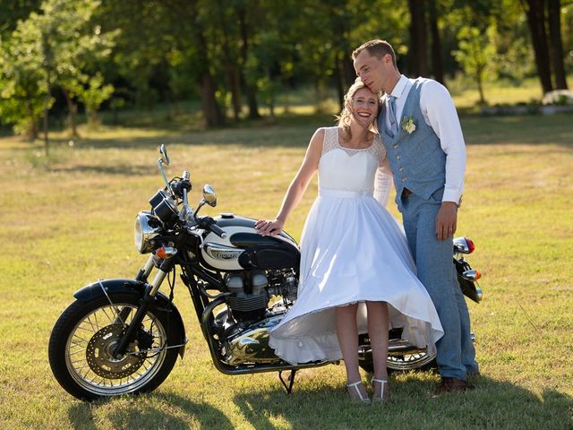 Le mariage de Tom et Marie Cécile à Sainte-Cécile-les-Vignes, Vaucluse 123