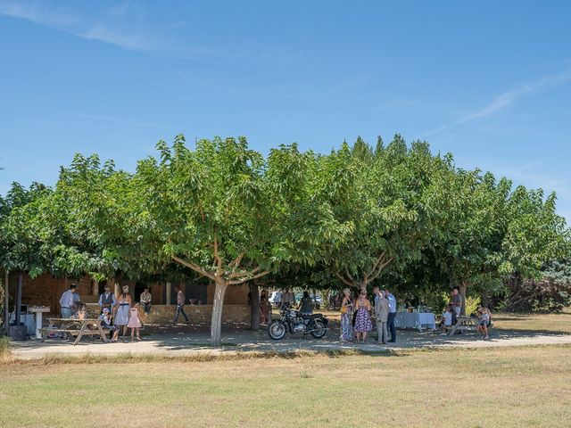 Le mariage de Tom et Marie Cécile à Sainte-Cécile-les-Vignes, Vaucluse 35