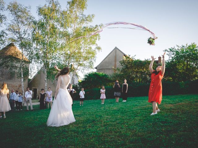 Le mariage de Christophe et Chloé à Saint-Ambroix, Cher 13