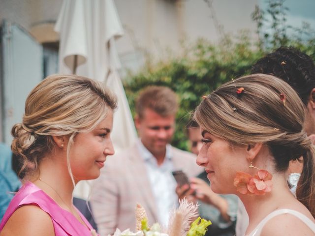 Le mariage de Ned et Laïla à Perreux, Loire 70