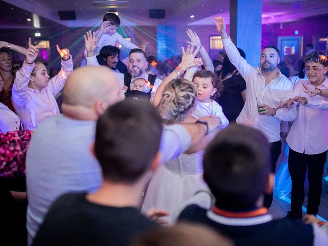 Le mariage de Adrien et Laetitia à Champigny-sur-Marne, Val-de-Marne 4