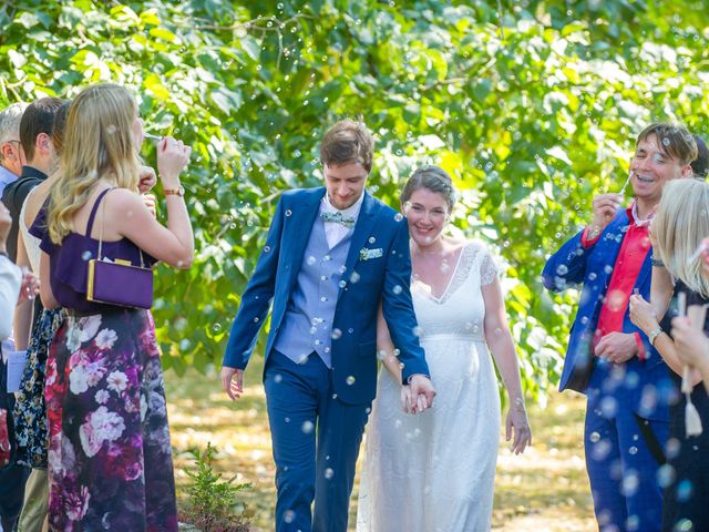 Le mariage de Michaël et Hélène à Polliat, Ain 19