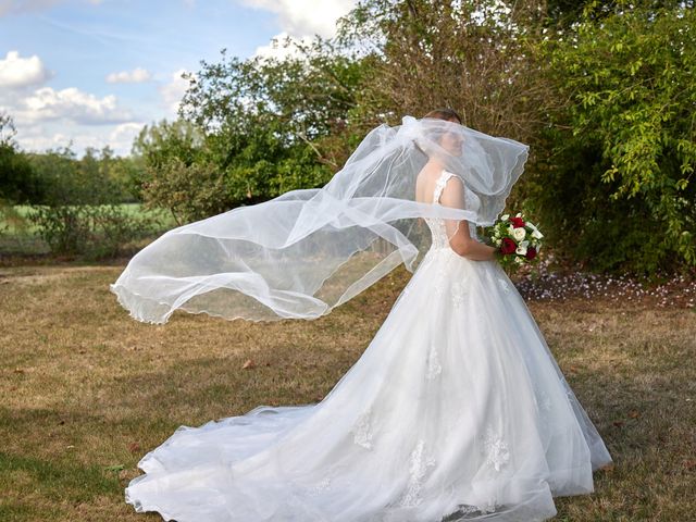 Le mariage de Paul et Clémence à Nieuil-l&apos;Espoir, Vienne 9