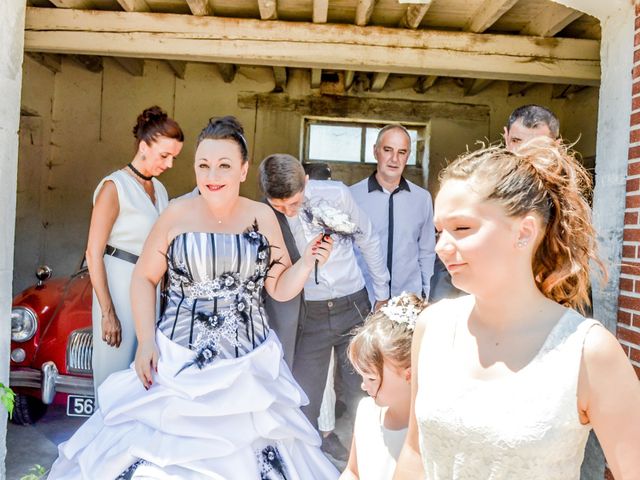 Le mariage de Richard et Perrine à Saint-Romain-le-Puy, Loire 32