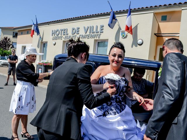 Le mariage de Richard et Perrine à Saint-Romain-le-Puy, Loire 37