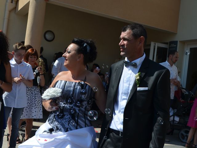 Le mariage de Richard et Perrine à Saint-Romain-le-Puy, Loire 49