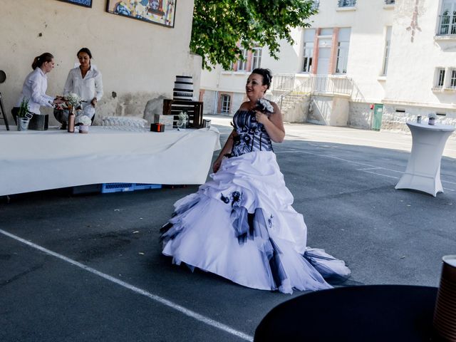 Le mariage de Richard et Perrine à Saint-Romain-le-Puy, Loire 53