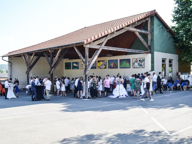 Le mariage de Richard et Perrine à Saint-Romain-le-Puy, Loire 57