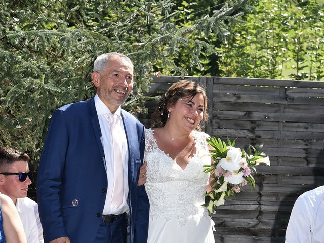 Le mariage de Raphy et Céline à Saint-Étienne-des-Oullières, Rhône 16