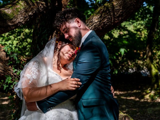 Le mariage de Kevin et Lison à Moutiers-les-Mauxfaits, Vendée 32
