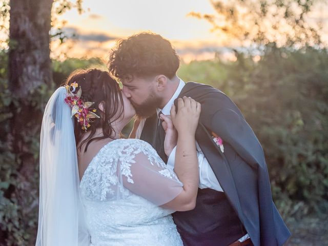 Le mariage de Kevin et Lison à Moutiers-les-Mauxfaits, Vendée 42