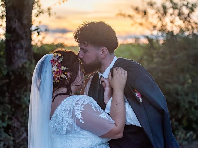 Le mariage de Kevin et Lison à Moutiers-les-Mauxfaits, Vendée 43