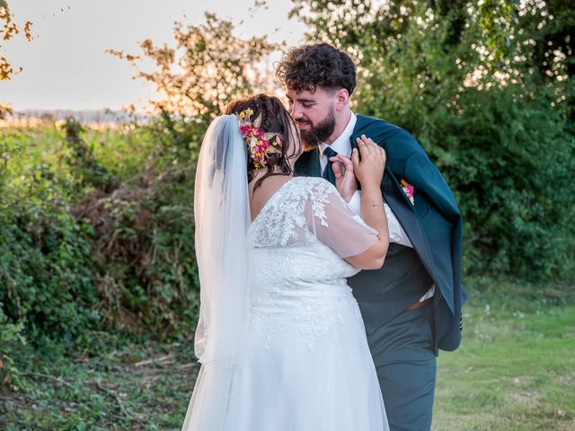 Le mariage de Kevin et Lison à Moutiers-les-Mauxfaits, Vendée 62