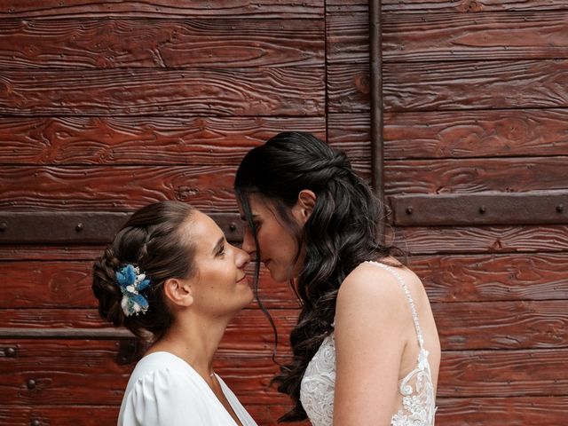 Le mariage de Anne-Sophie et Mathilde à Lacenas, Rhône 15