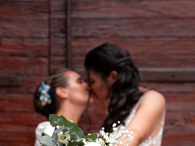 Le mariage de Anne-Sophie et Mathilde à Lacenas, Rhône 16