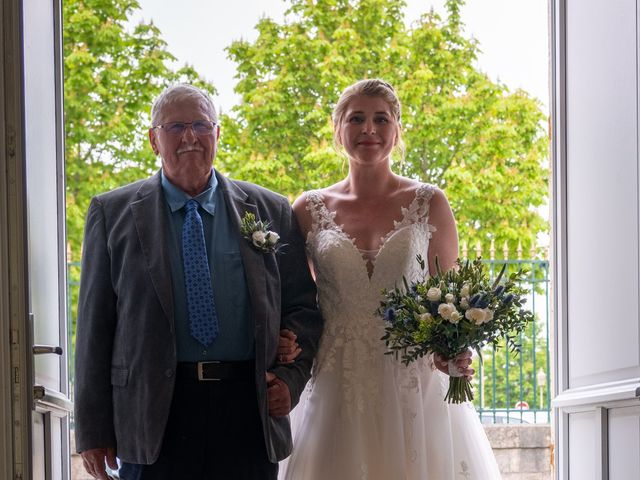 Le mariage de Julien et Valérie à Pithiviers, Loiret 3