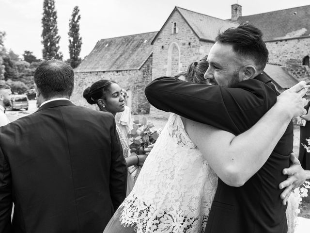 Le mariage de Julien et Ayse à Saint-Maurice-en-Cotentin, Manche 19