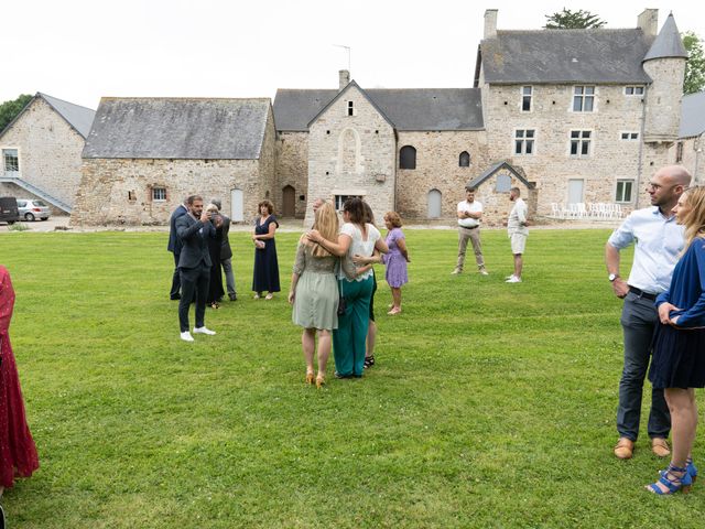 Le mariage de Julien et Ayse à Saint-Maurice-en-Cotentin, Manche 20