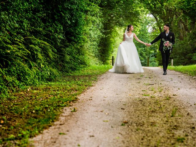 Le mariage de Julien et Ayse à Saint-Maurice-en-Cotentin, Manche 1