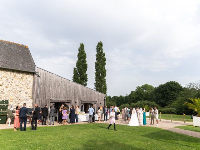 Le mariage de Julien et Ayse à Saint-Maurice-en-Cotentin, Manche 25