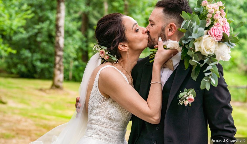 Le mariage de Julien et Ayse à Saint-Maurice-en-Cotentin, Manche