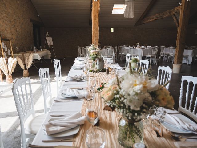 Le mariage de Ronan et Marine à Moutiers-les-Mauxfaits, Vendée 3