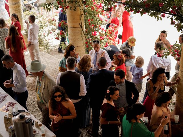 Le mariage de Alvaro et Julie à Tabanac, Gironde 31