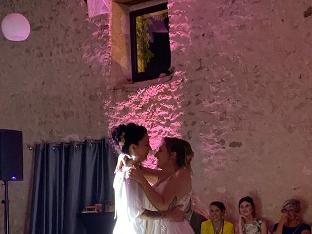 Le mariage de Mélina et Laura  à Sainte-Cécile, Vendée 18