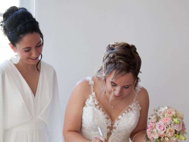 Le mariage de Mélina et Laura  à Sainte-Cécile, Vendée 19